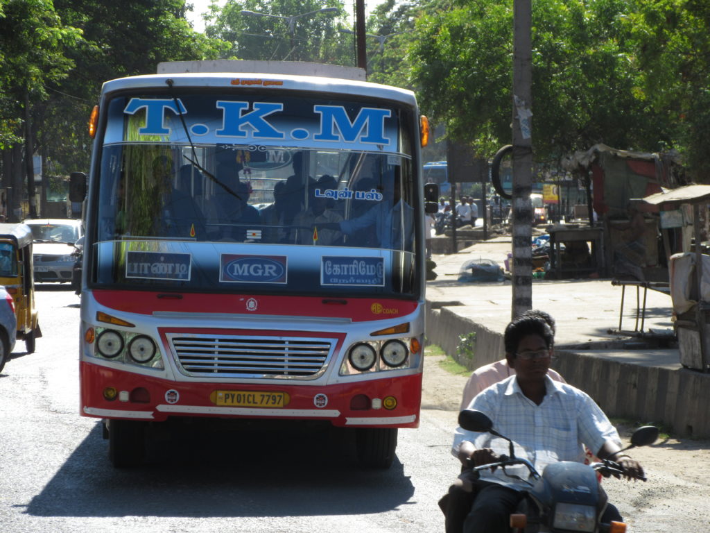 Ein staatlicher Bus in Pondicherry